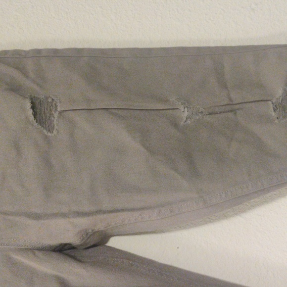 FAITH over FEAR NWT Grey destroyed look jeans M - Picture 3 of 8